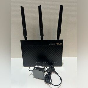 ASUS RT-AC68R AC1900 Wireless Dual Band 802.11AC Gigabit Router W/ OEM Adapter